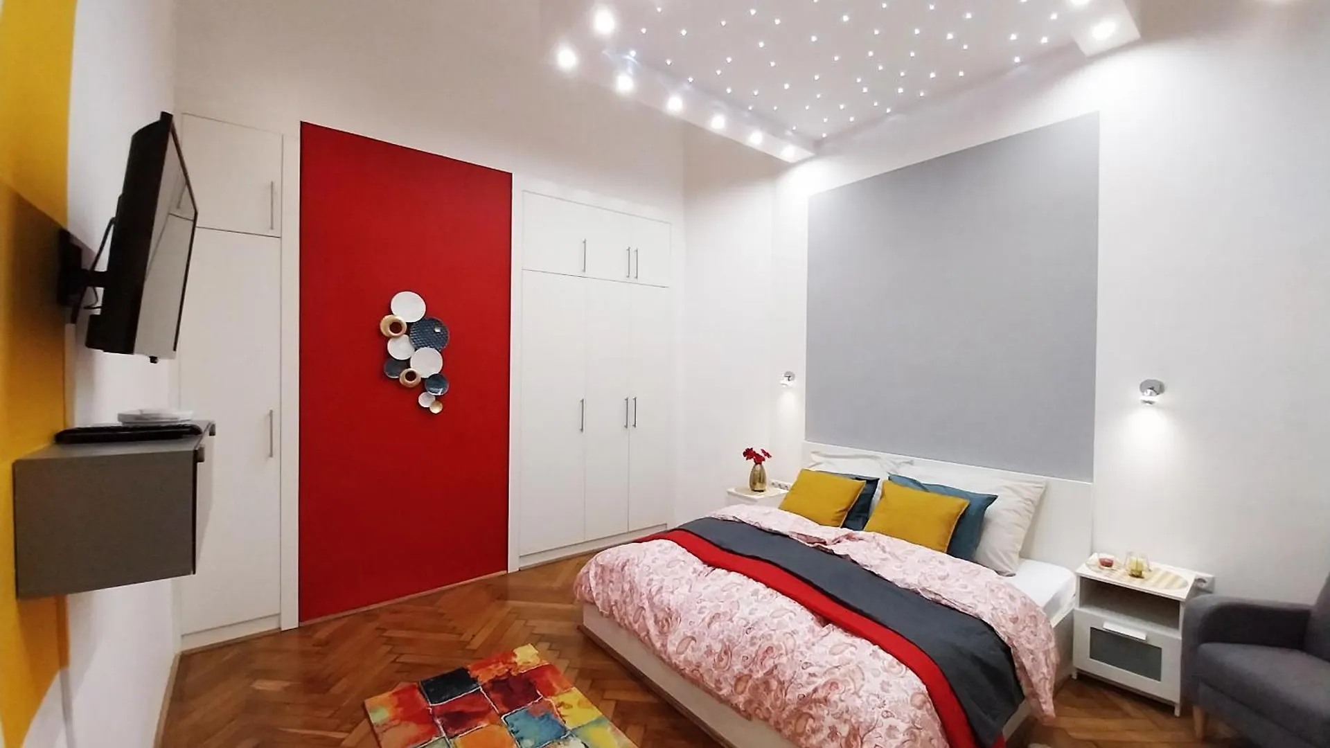 King Bed & Cozy Lighting, Free Wifi In Boedapest