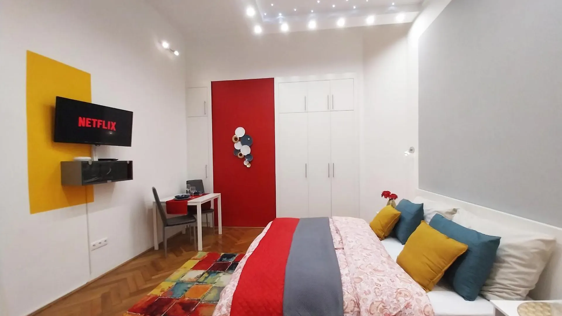 King Bed & Cozy Lighting, Free Wifi In Budapešť Apartmán